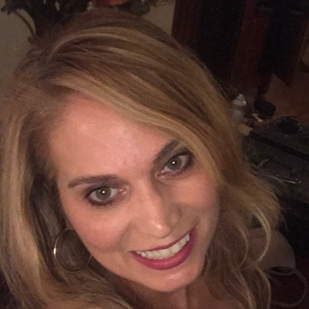 Meet your Posher, Debbie